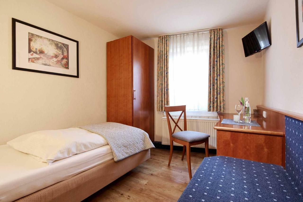 Hotel Eisenbahn Karlstadt Exteriör bild